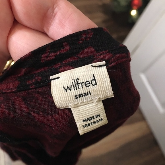 ARITZIA Wilfred La Riviere Burgundy Lace Print Top Shirt - Picture 7 of 8